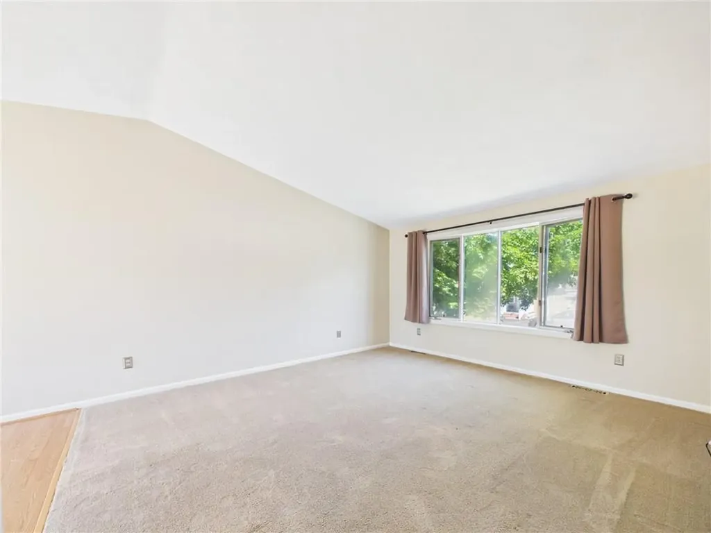 112 Longmeadow Avenue Warwick RI 02889
