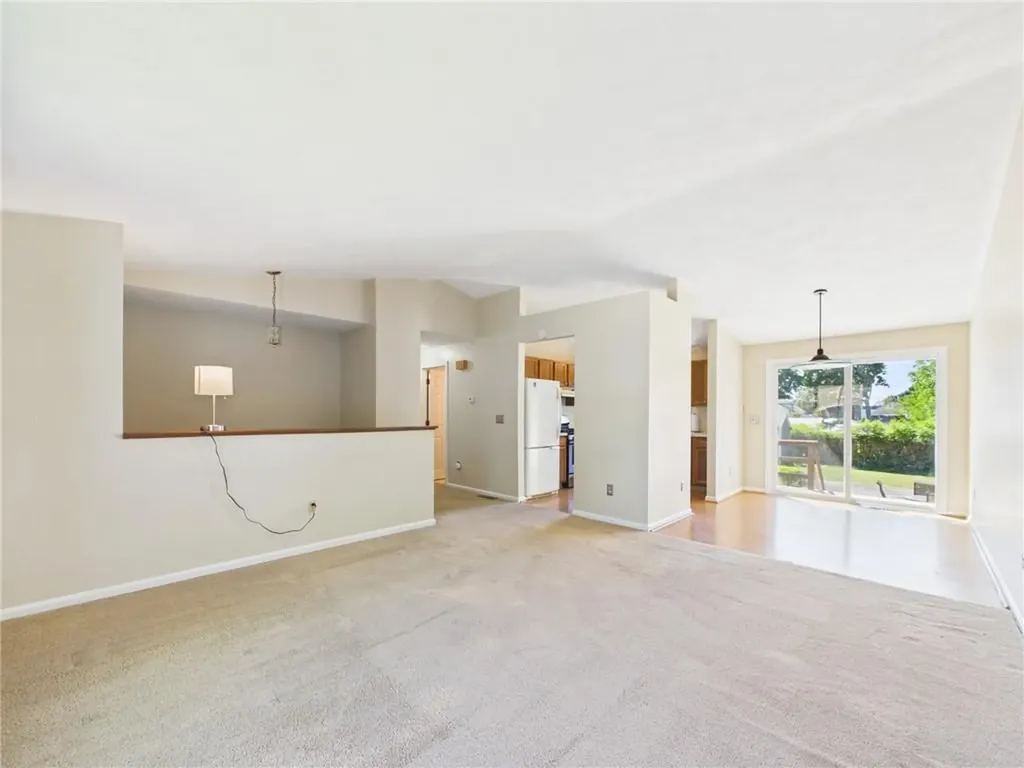 112 Longmeadow Avenue Warwick RI 02889