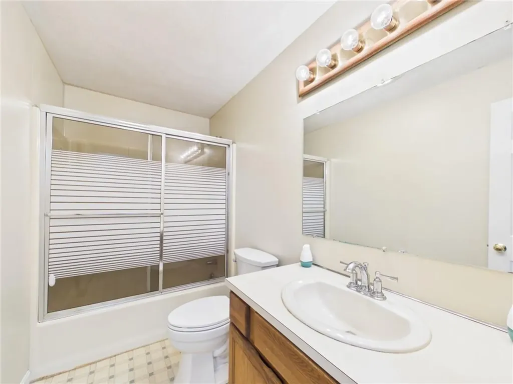 112 Longmeadow Avenue Warwick RI 02889