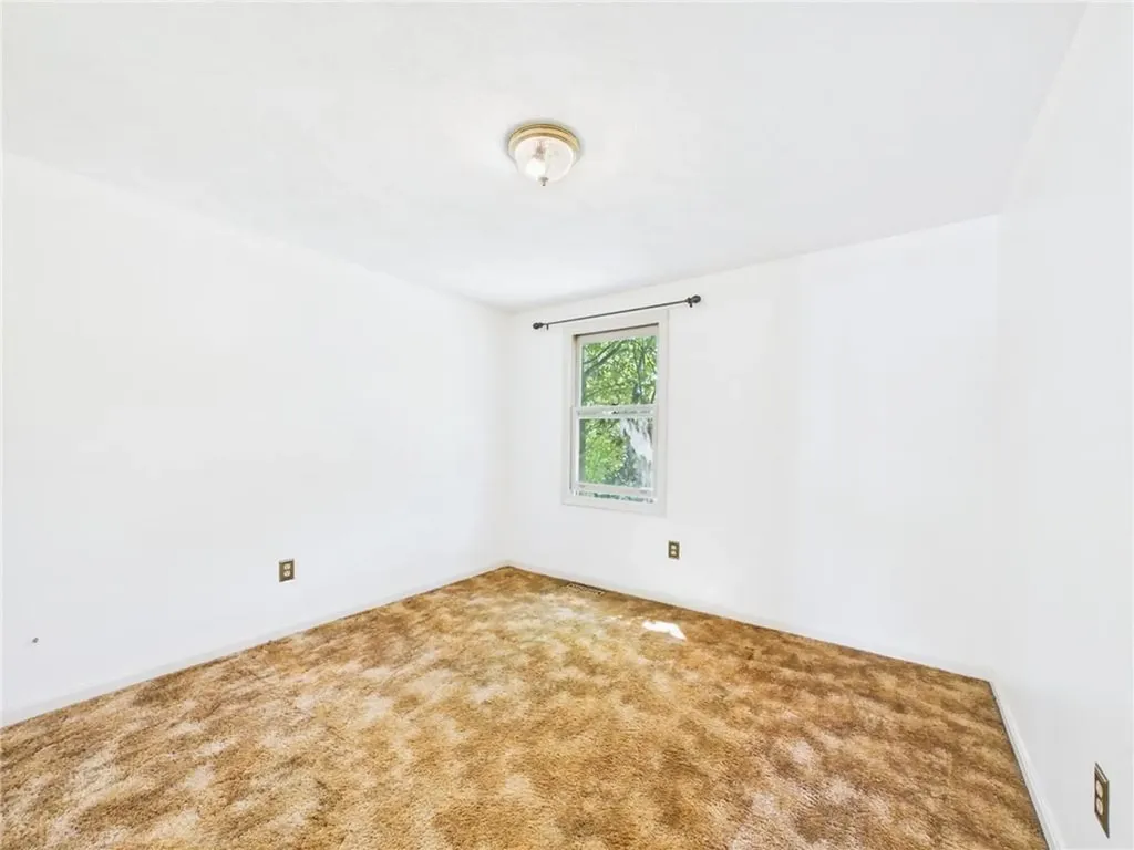 112 Longmeadow Avenue Warwick RI 02889
