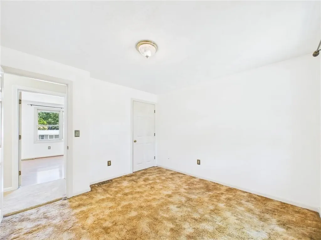112 Longmeadow Avenue Warwick RI 02889