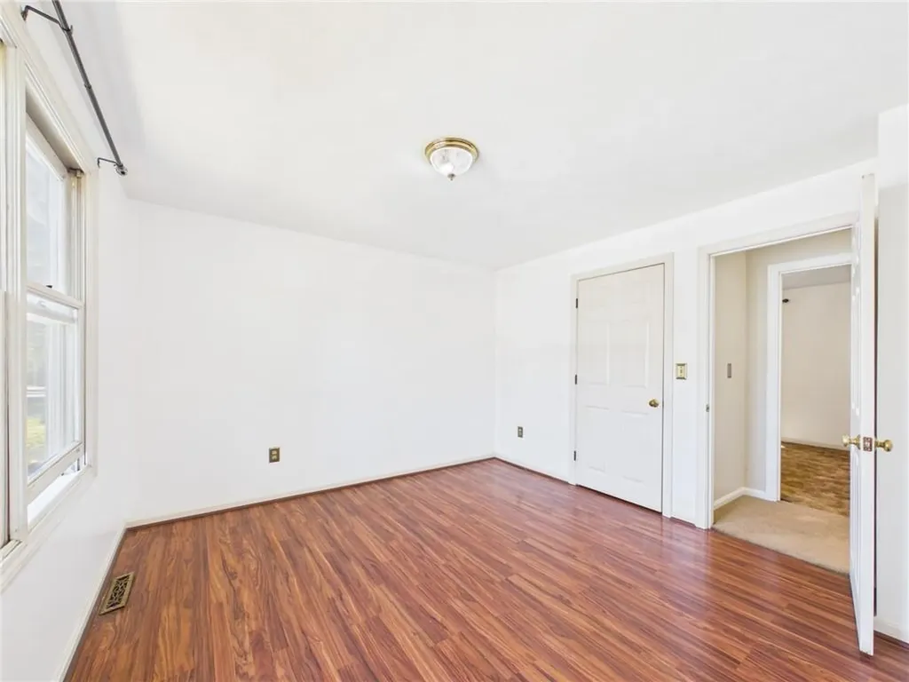 112 Longmeadow Avenue Warwick RI 02889