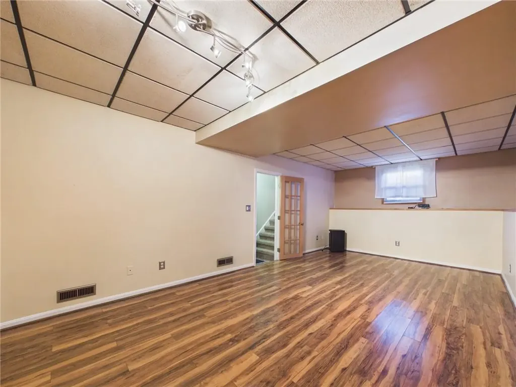 112 Longmeadow Avenue Warwick RI 02889