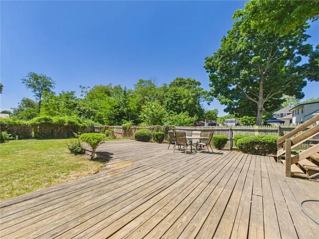 112 Longmeadow Avenue Warwick RI 02889