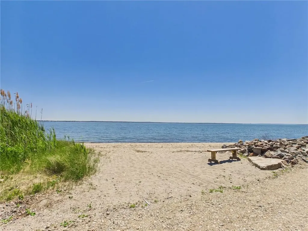112 Longmeadow Avenue Warwick RI 02889