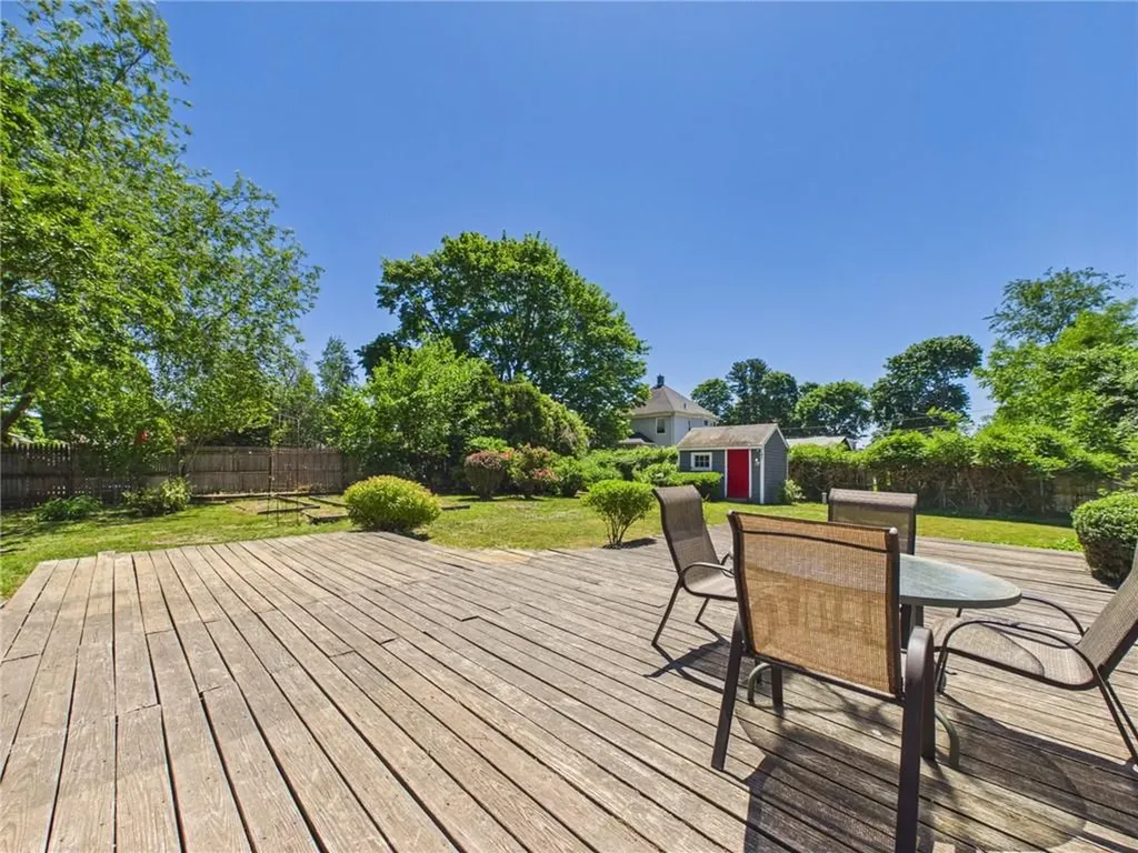 112 Longmeadow Avenue Warwick RI 02889