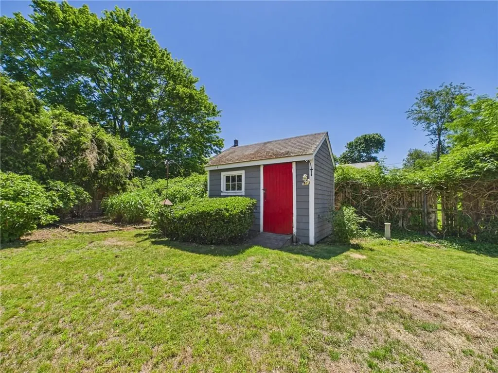 112 Longmeadow Avenue Warwick RI 02889