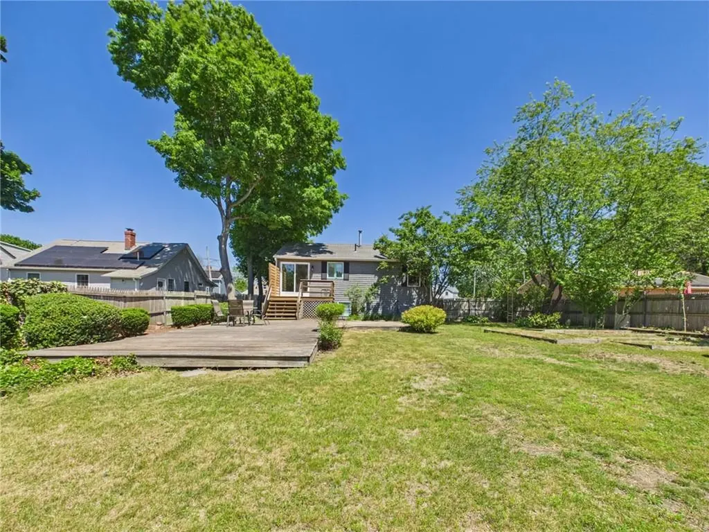 112 Longmeadow Avenue Warwick RI 02889