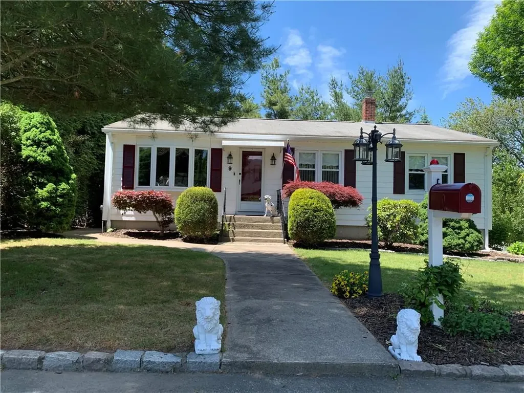 9 Pleasant Avenue North Providence RI 02911