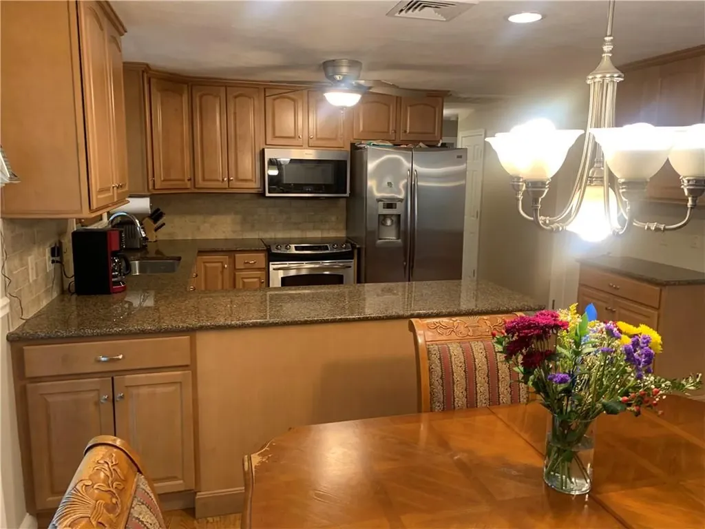 9 Pleasant Avenue North Providence RI 02911