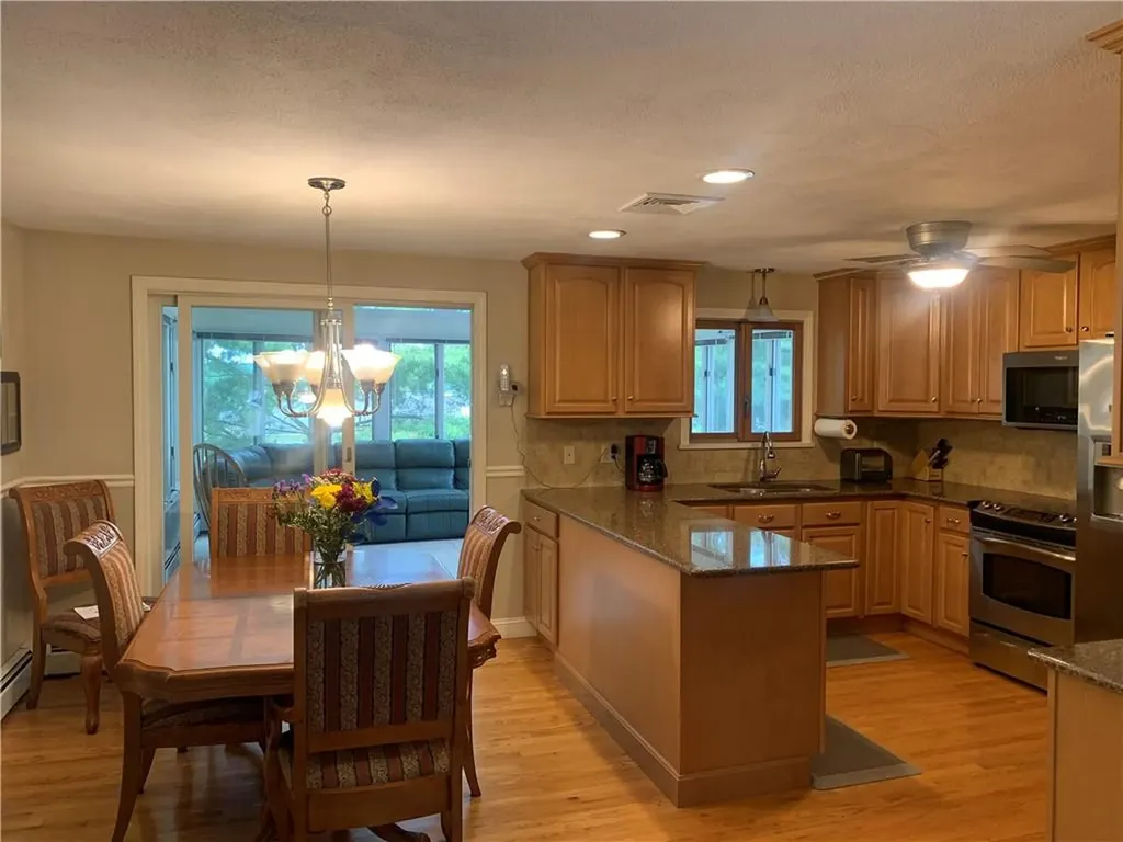 9 Pleasant Avenue North Providence RI 02911