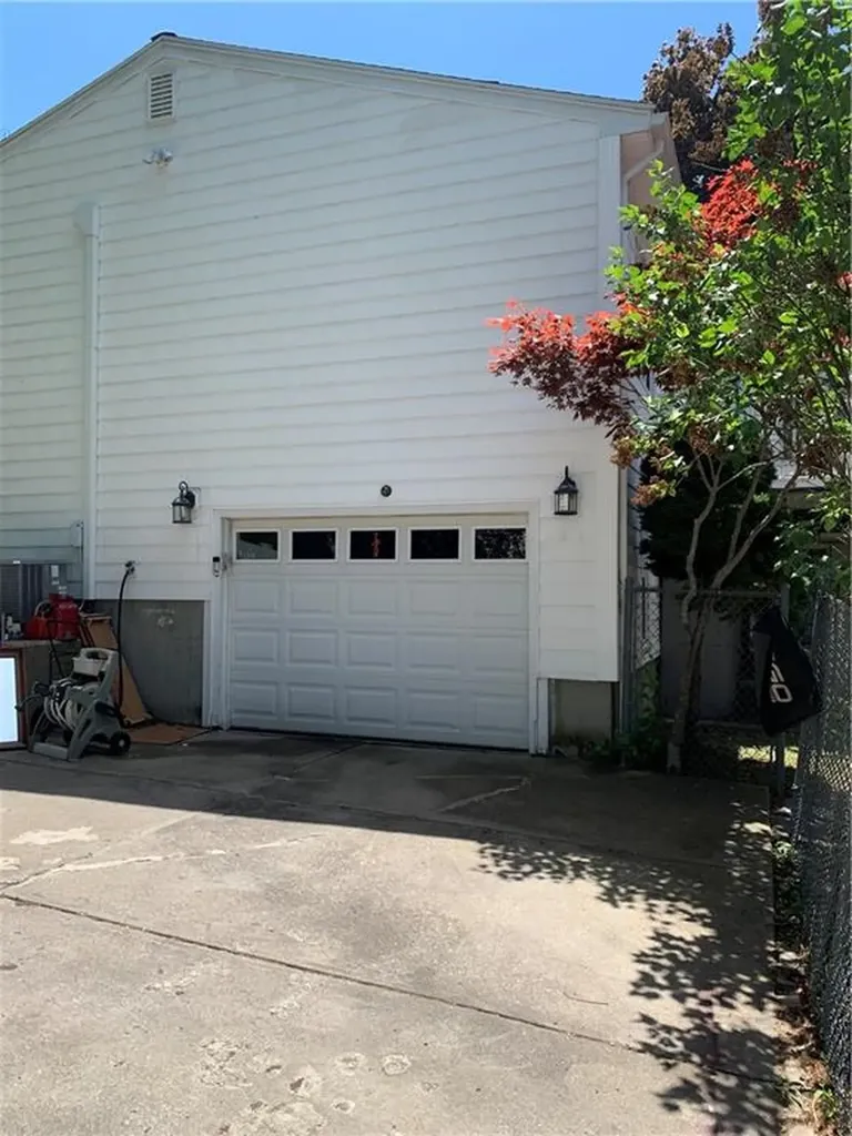 9 Pleasant Avenue North Providence RI 02911