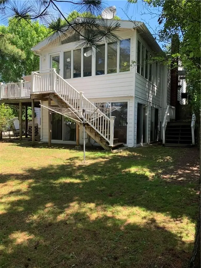9 Pleasant Avenue North Providence RI 02911