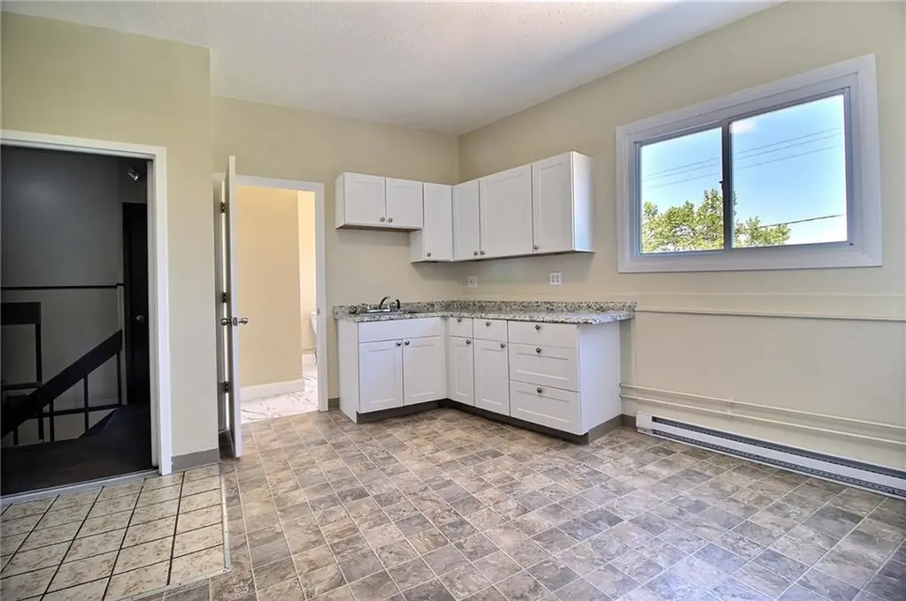 33 Railroad Avenue Westerly RI 02891