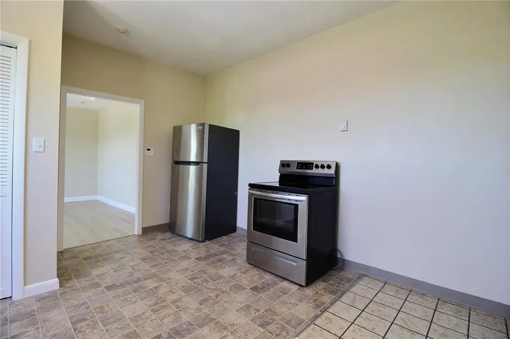 33 Railroad Avenue Westerly RI 02891