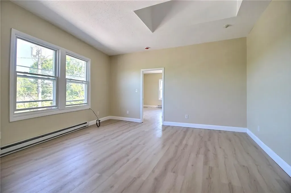 33 Railroad Avenue Westerly RI 02891