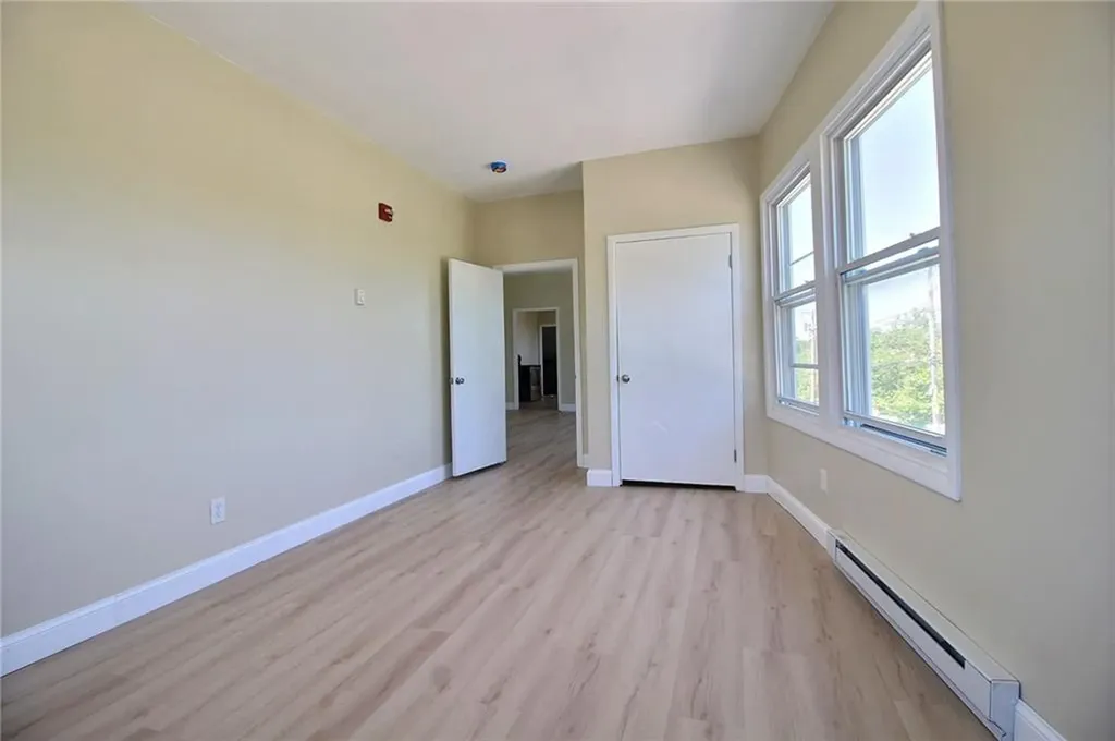33 Railroad Avenue Westerly RI 02891