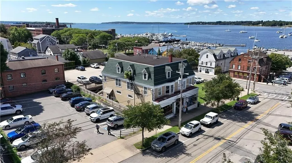 18 State Street Bristol RI 02809