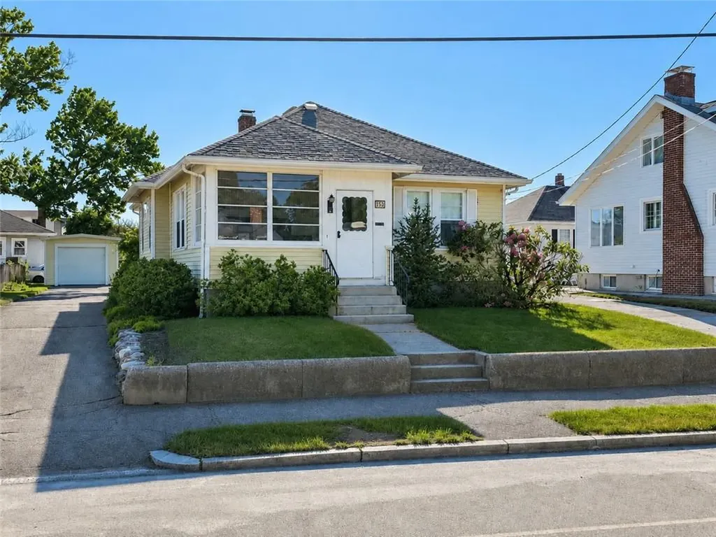 484 Daggett Avenue Pawtucket RI 02861