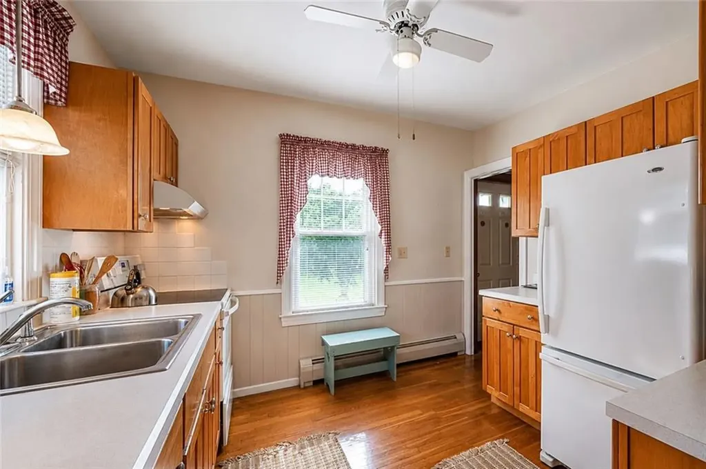 484 Daggett Avenue Pawtucket RI 02861