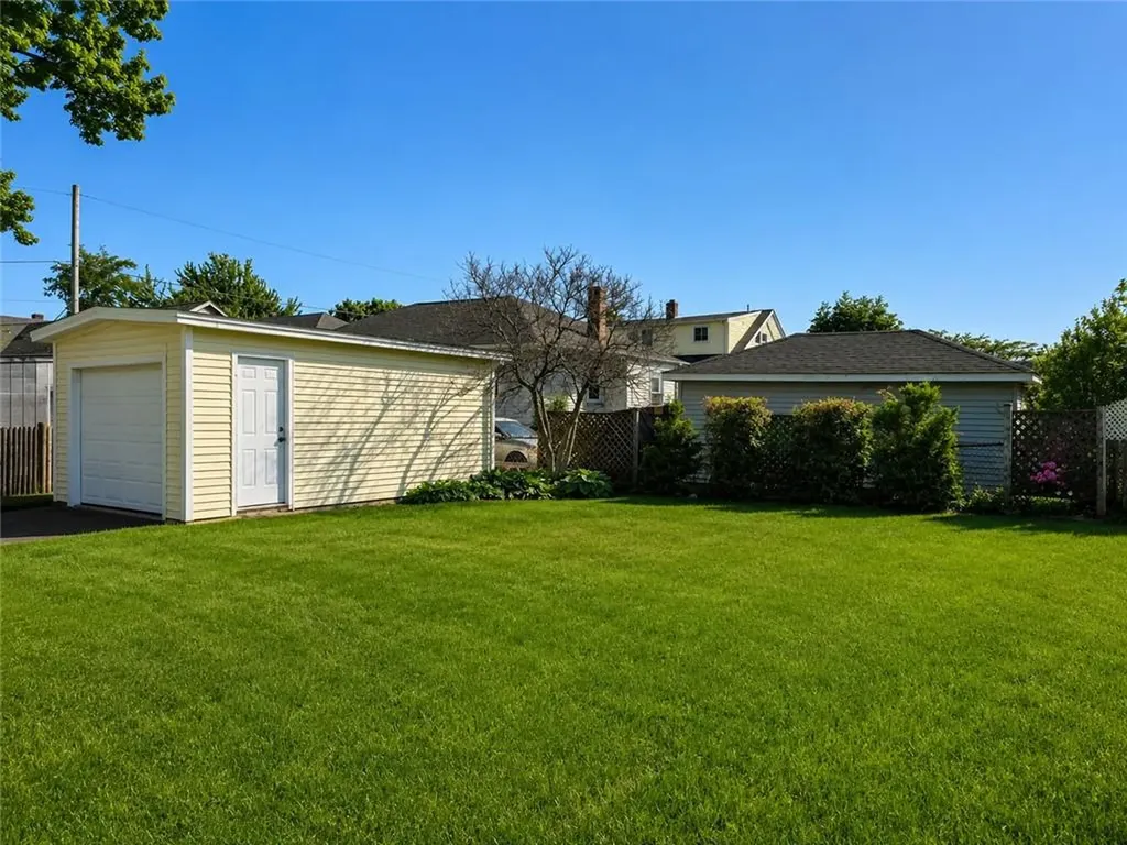 484 Daggett Avenue Pawtucket RI 02861