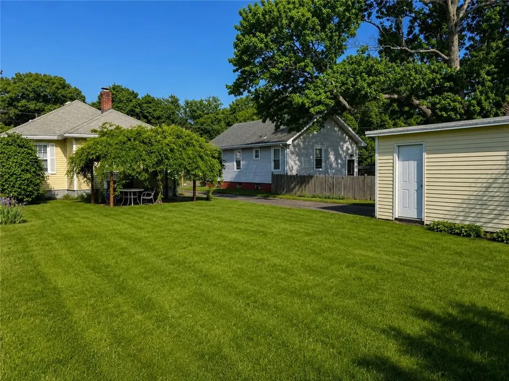 484 Daggett Avenue Pawtucket RI 02861