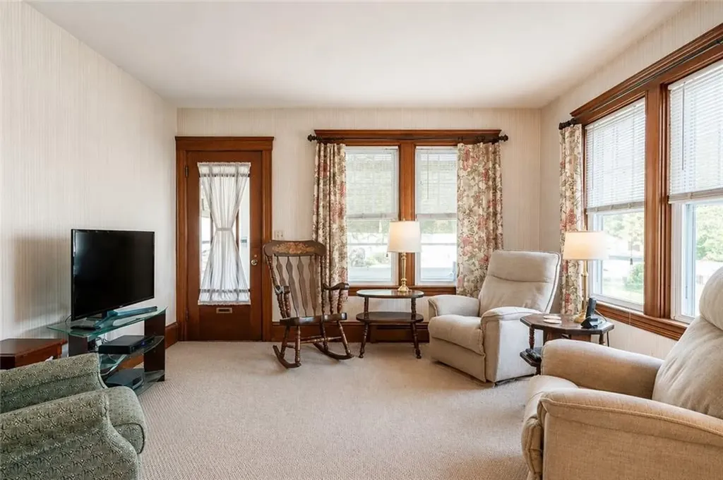 484 Daggett Avenue Pawtucket RI 02861