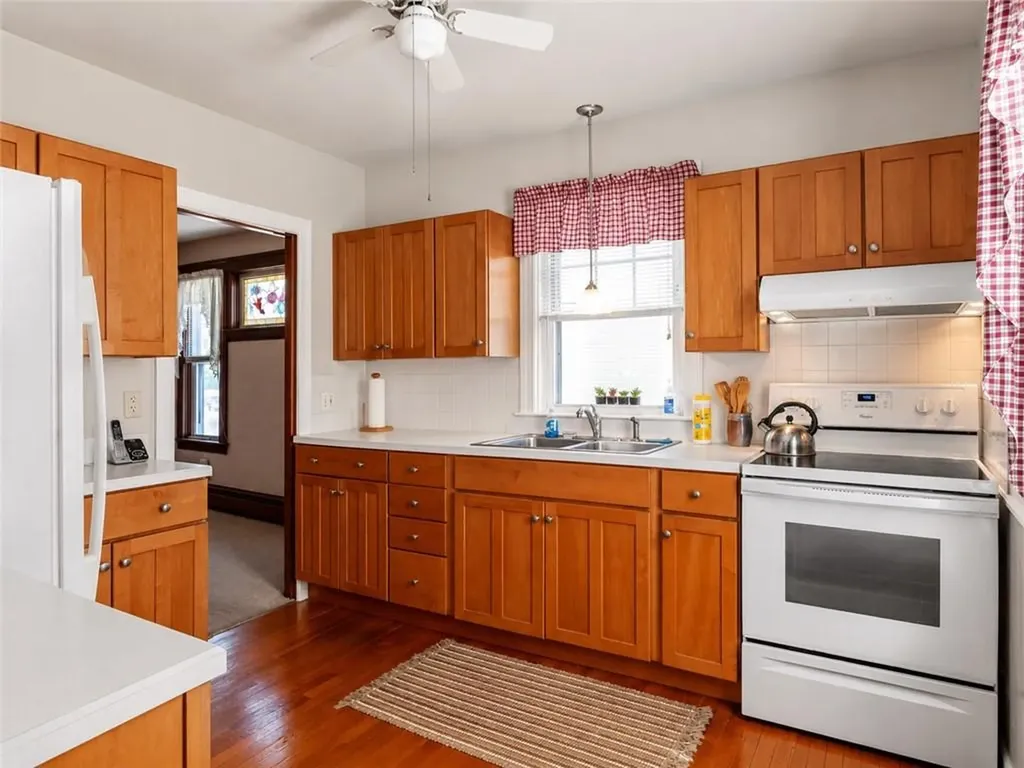 484 Daggett Avenue Pawtucket RI 02861