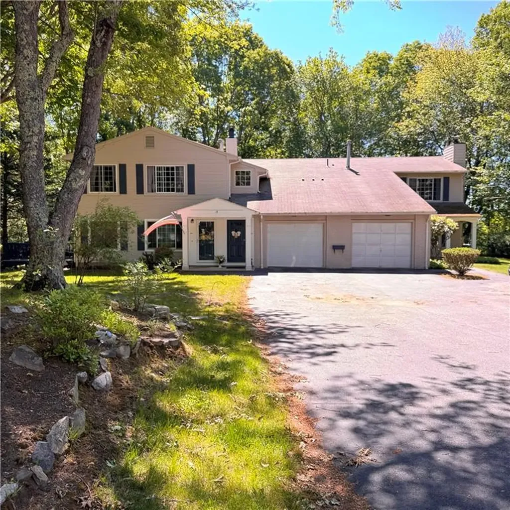 17 Eagle Run Warwick MA 01818