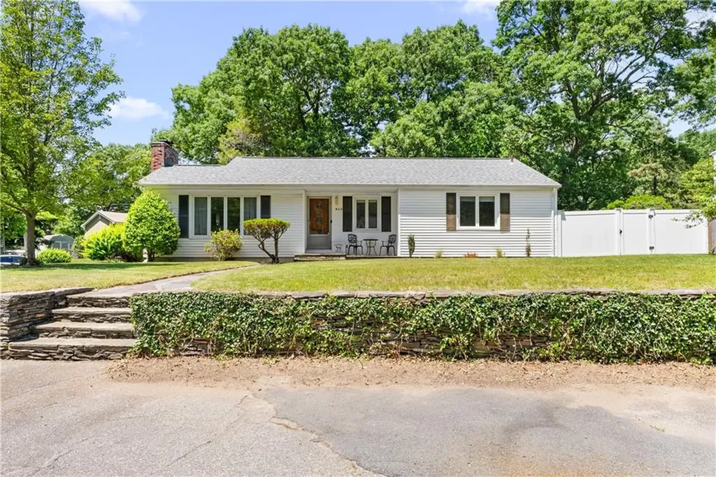 417 Squantum Drive Warwick RI 02888
