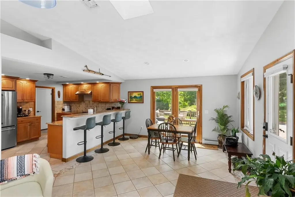417 Squantum Drive Warwick RI 02888