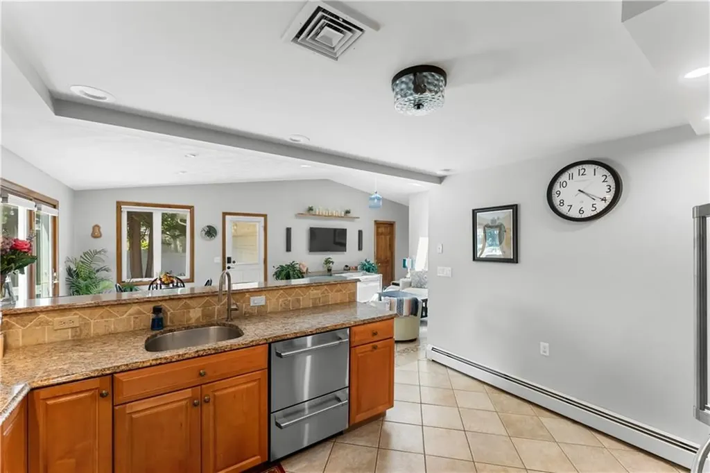 417 Squantum Drive Warwick RI 02888