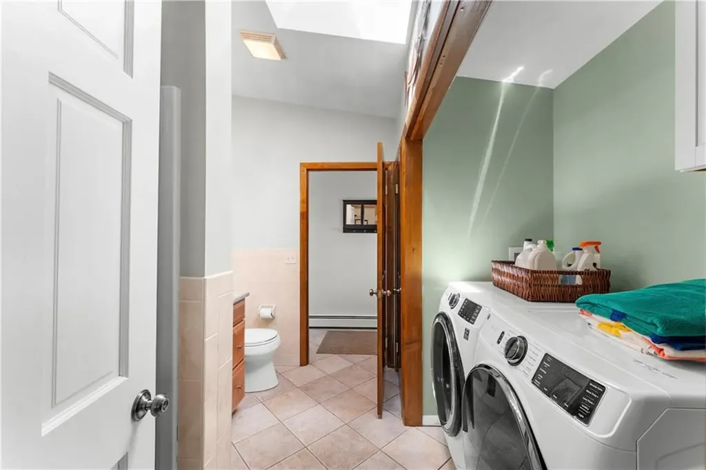 417 Squantum Drive Warwick RI 02888
