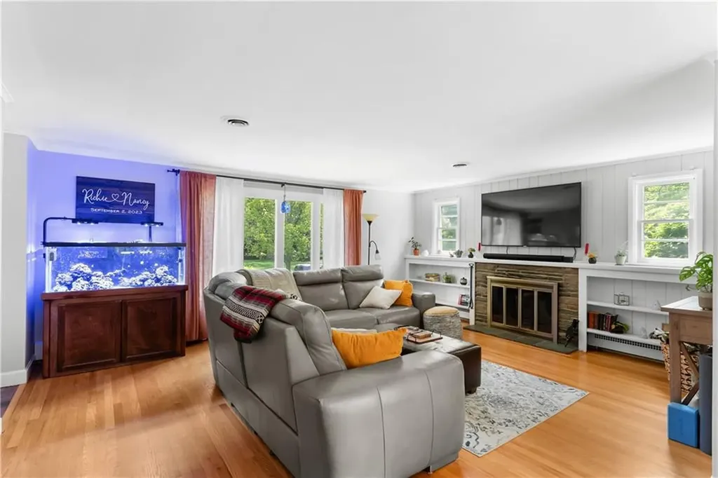 417 Squantum Drive Warwick RI 02888