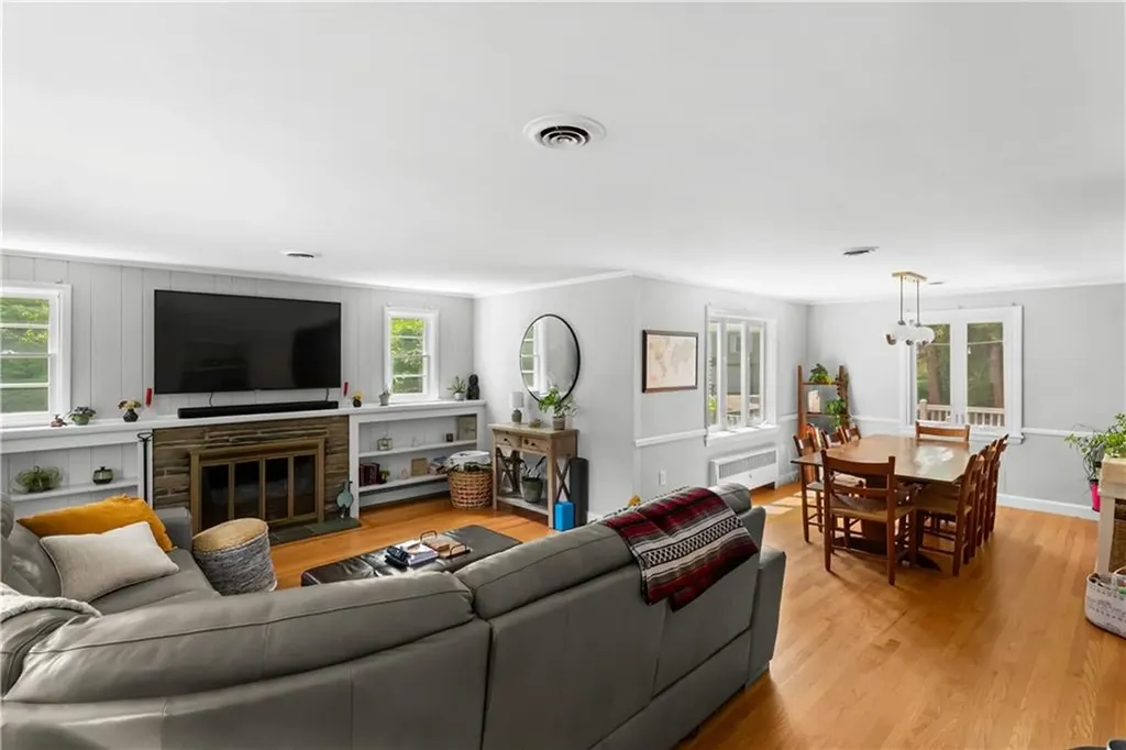 417 Squantum Drive Warwick RI 02888