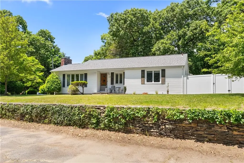 417 Squantum Drive Warwick RI 02888