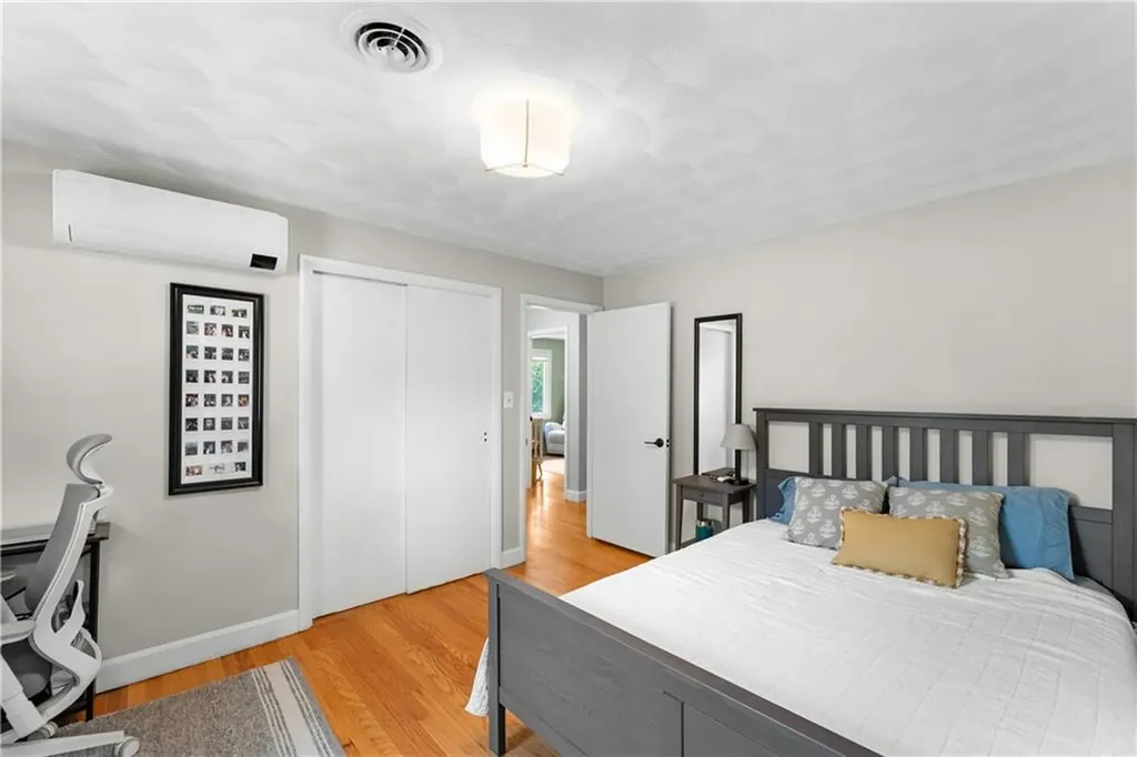 417 Squantum Drive Warwick RI 02888