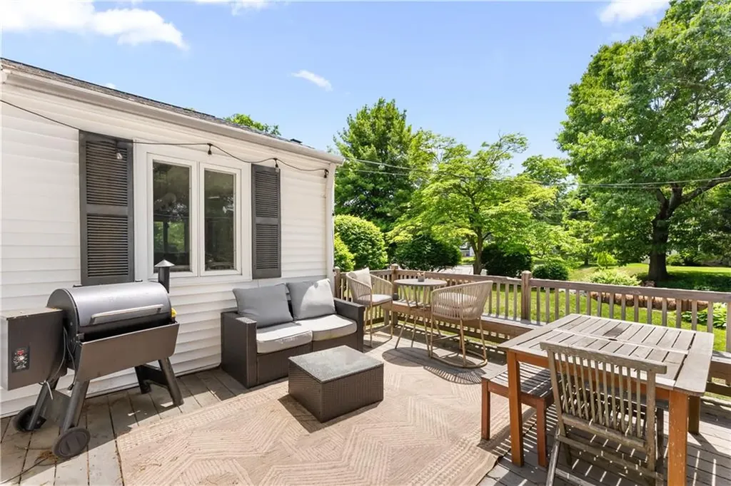 417 Squantum Drive Warwick RI 02888