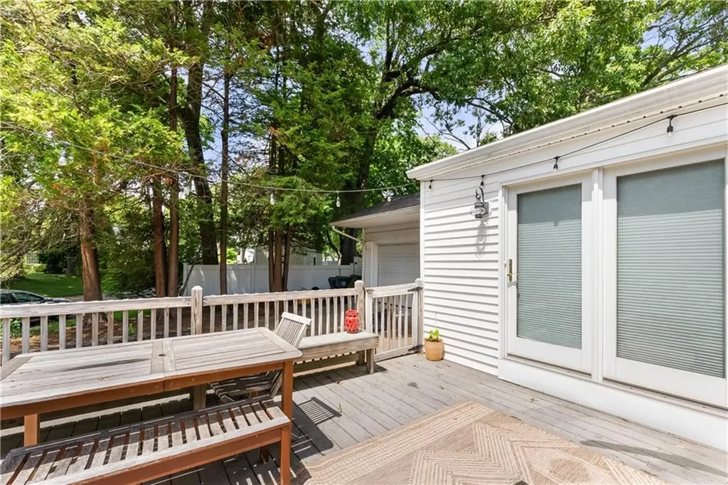 417 Squantum Drive Warwick RI 02888