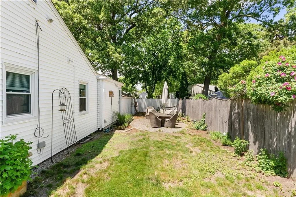 417 Squantum Drive Warwick RI 02888