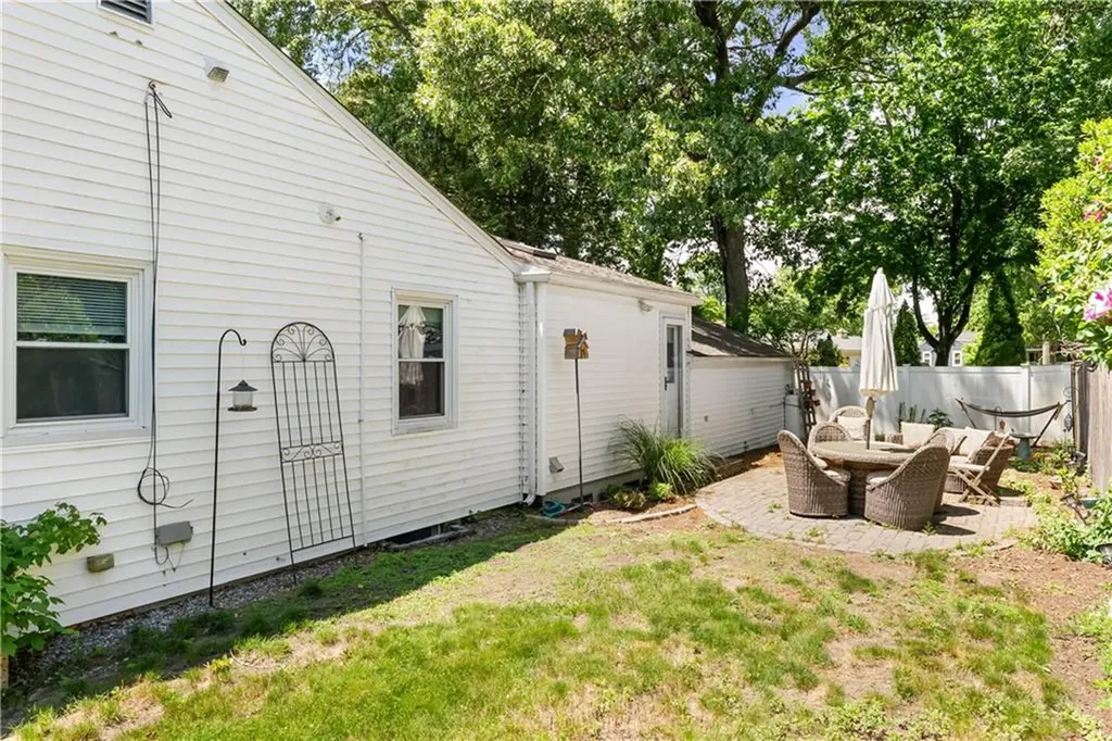 417 Squantum Drive Warwick RI 02888