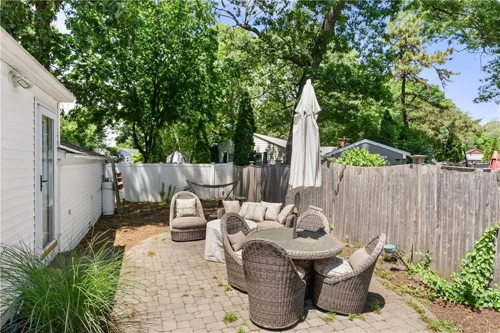417 Squantum Drive Warwick RI 02888