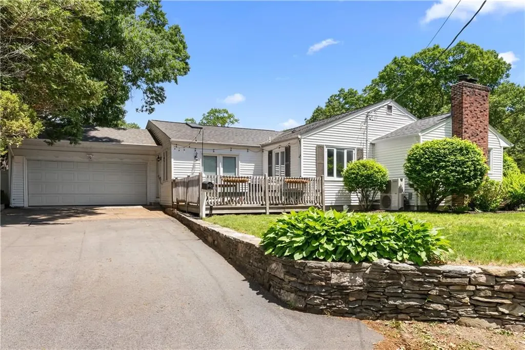 417 Squantum Drive Warwick RI 02888