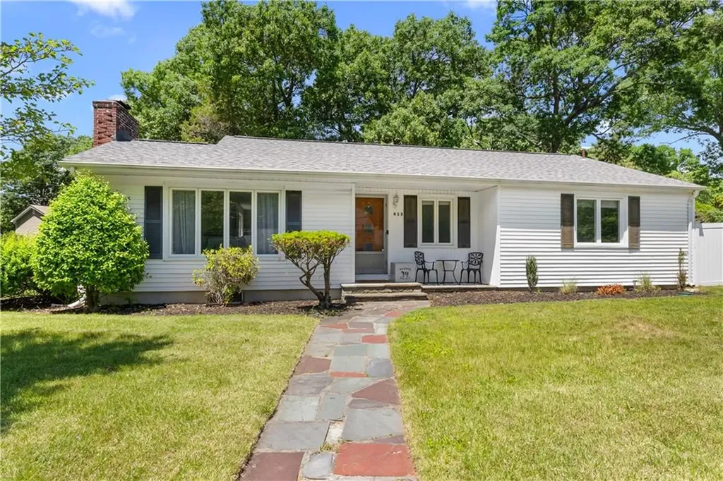 417 Squantum Drive Warwick RI 02888