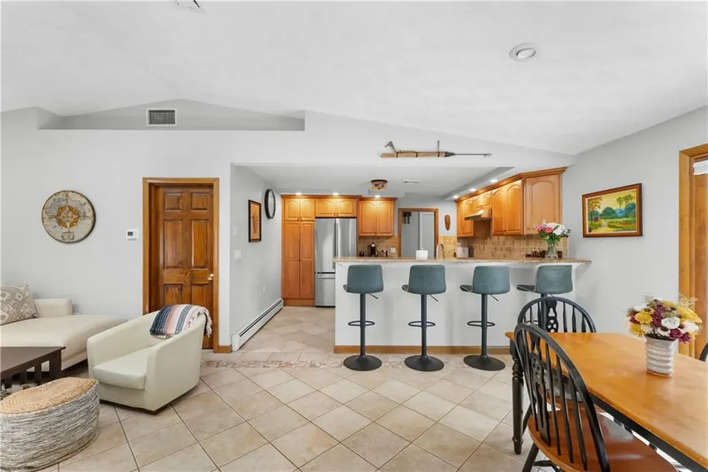 417 Squantum Drive Warwick RI 02888