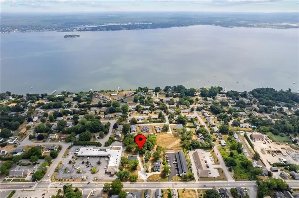 2967 East Main Road Portsmouth RI 02871