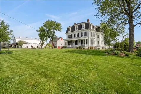 2967 East Main Road Portsmouth RI 02871