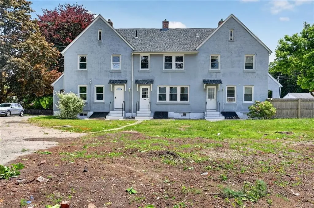 520 524 Providence Street West Warwick RI 02893