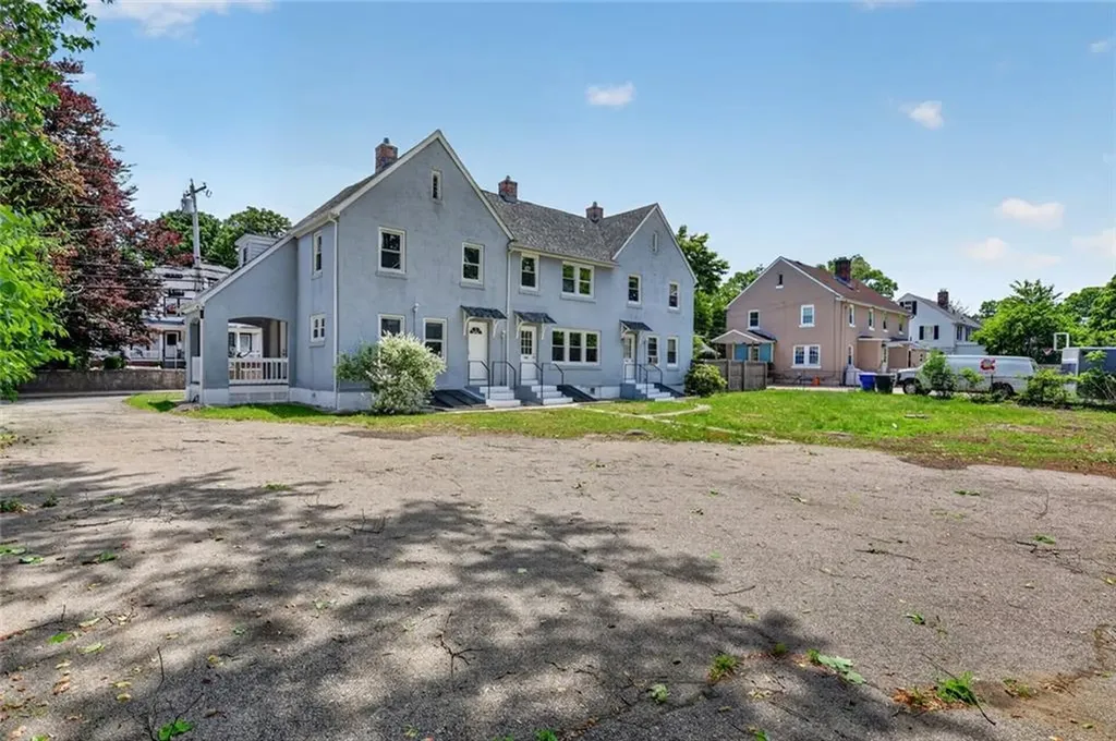 520 524 Providence Street West Warwick RI 02893