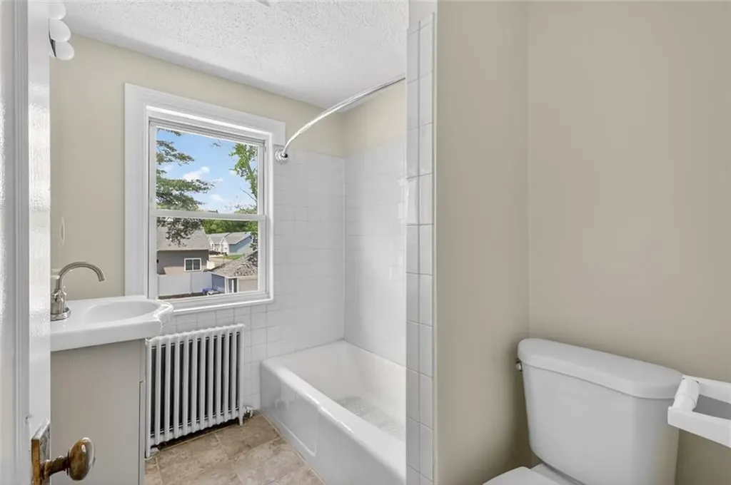 520 524 Providence Street West Warwick RI 02893